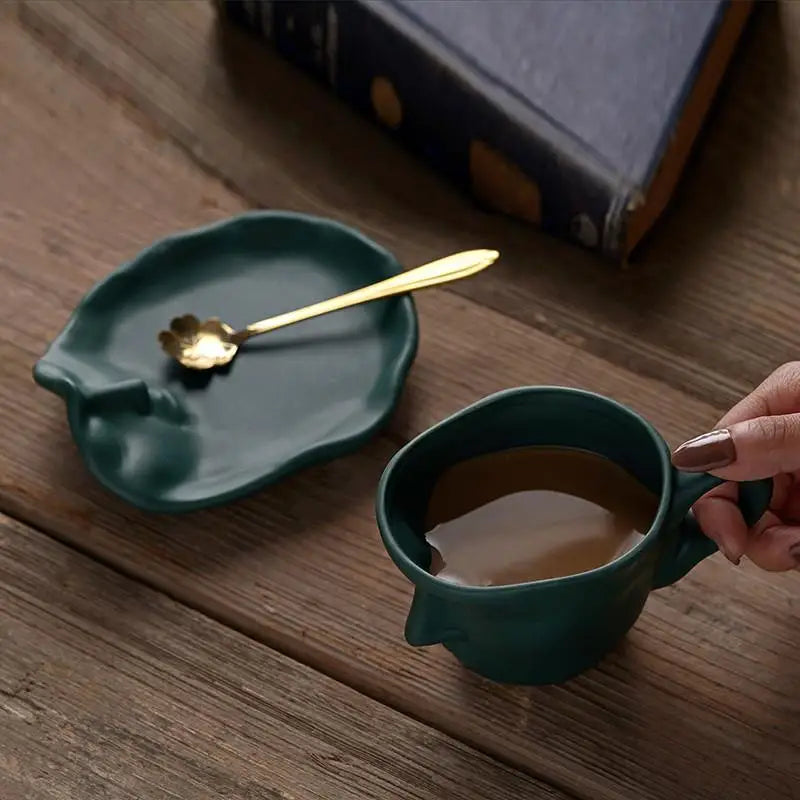 Single Handcrafted Ceramic Mug – Elegant Everyday Use